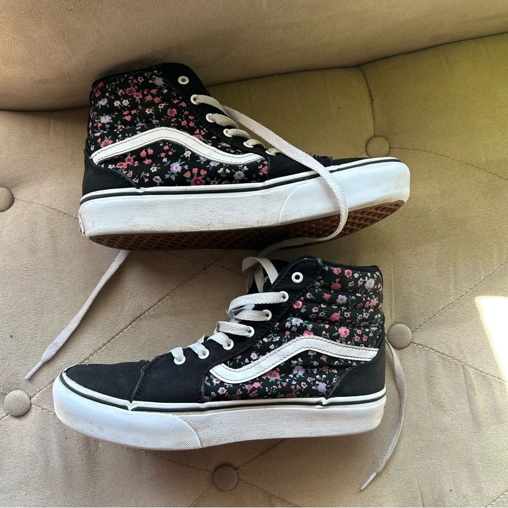 Vans Women's Missy 5 Filmore High Top Ditsy Floral Multicolored Sneakers